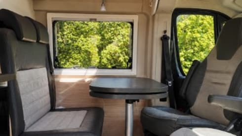 Koosje –  Automatic Sunlight 6-meter campervan 2021
