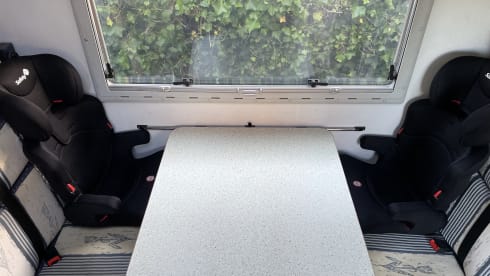 Coco  – 6 person family camper with air conditioning