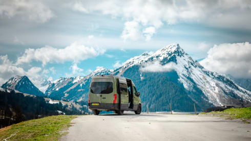 4p Mercedes-Benz bus from 2019