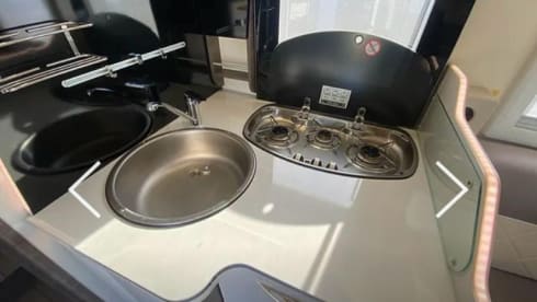 4 person luxury motorhome Fiat semi-integrated 