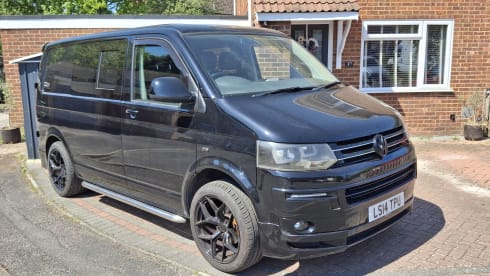 Bob – VW-Campingbus mit 3 Schlafplätzen, Baujahr 2014