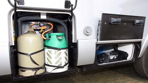 Glamper Camper – Hymer BMCT 680 5 persons!