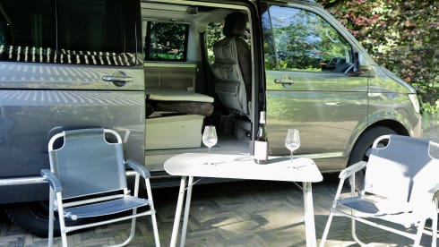 ~2 – 4p Volkswagen 4wd Adventure Campervan