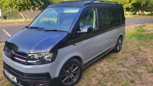 Rosie – 4 berth Volkswagen campervan from 2017