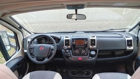C08 – 4p Challenger, halbintegriert ab 2015