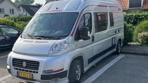 Fijne compacte buscamper – 2-person Pössl bus from 2012