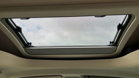 Burt – 4-Bett-Boot, Bürstner, teilintegriert ab 2015