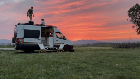 Adventure off-grid Volkswagen Crafter