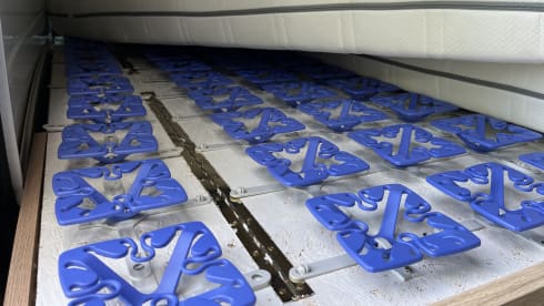 2p Volkswagen campervan