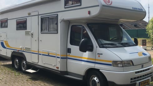 Unique 8 pers. camper with XXXL garage on C driving