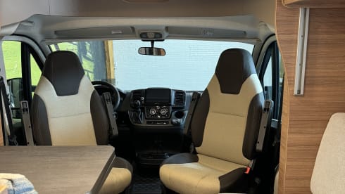Weinsberg Carasuite 700 4p from 2022