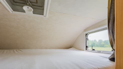 Nice compact 5p McLouis camper