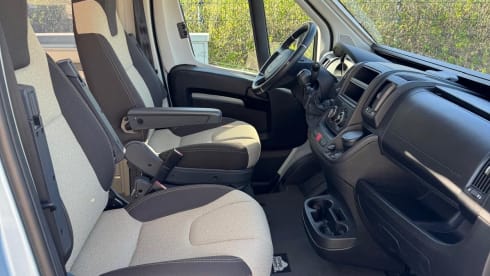 Clever runner  600 – 2p Citroën campervan from 2021