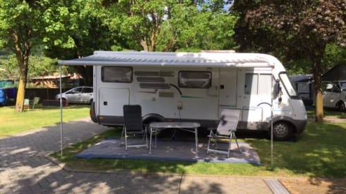 Hymer B644G – Newly furnished in 2017 hymer 644