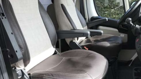 HappyCamper – On holiday with a 6-person Chausson Alcove Camper from 2018?