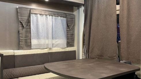 Florium – Luxury camper for 2 people (2020) from the Fleurette class segment!