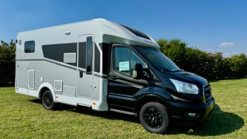 TWIN SUNNY – SEMI-INTEGRATED T 670 S TWIN BEDS, AUTOMATIC