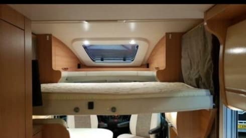 Beautiful spacious comfortable fine fully equipped 4 person camper
