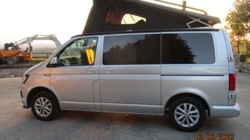 Pistol 2 – 4-Bett-Volkswagen-Campervan von 2016