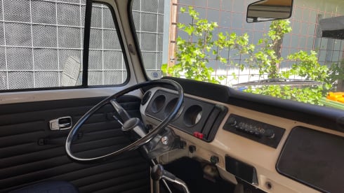 RetroT2 – Road trip in the Netherlands with this Retro T2 Volkswagen bus