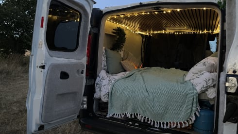 Floki – 2 berth Vauxhall Vivaro self built campervan from 2006