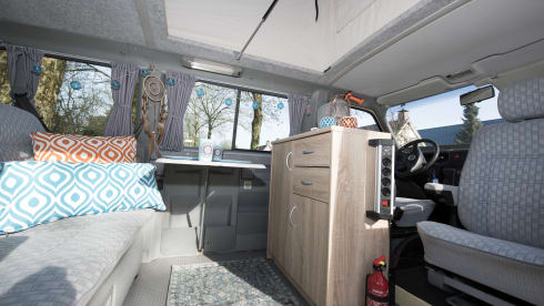 Desert - Cozy and robust VW T4 multivan with lifting roof