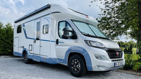 1. DelBi – Luxury mobile home Bürstner Delfin IT726