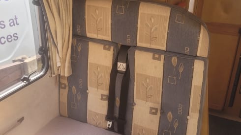 Marty – 4 berth Peugeot Boxer alcove Motorhome from 2005