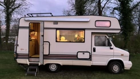 Gezellige oude dame  – Cozy family camper