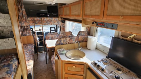 Claudio – Pegaso 622. 2500 turbo diesel 7 berths