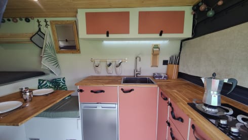 Wester – "OFF GRID" self-build bus camper 164Pk | 2 persons | Winter sports!!