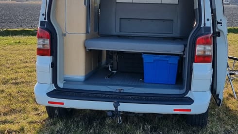 "De Witte" – 4p Volkswagen bus from 2004