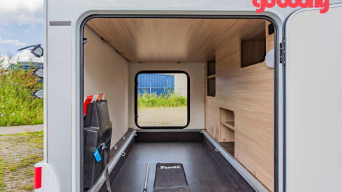 11/20 – 2 berth motorhome with single beds - Automatic
