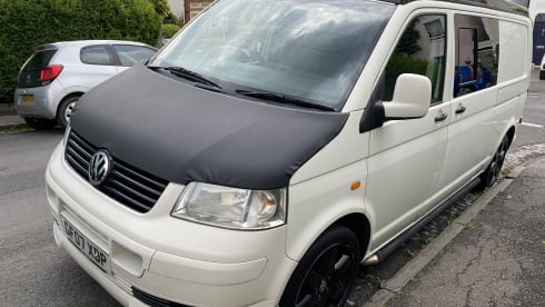 VW T5 'PopTop'  – 4 berth Volkswagen T5 Campervan