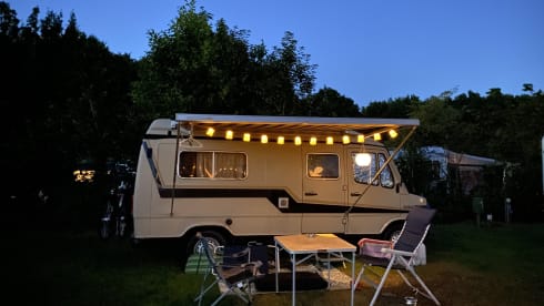 Sjaak  – 2p Mercedes-Benz bus oldtimer from 1979