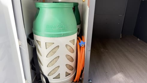 Tiny – 2p Adria Mobil campervan uit 2022