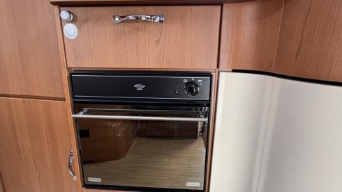 Lovely luxury camper 4p LMC semi-integrated from 2009 