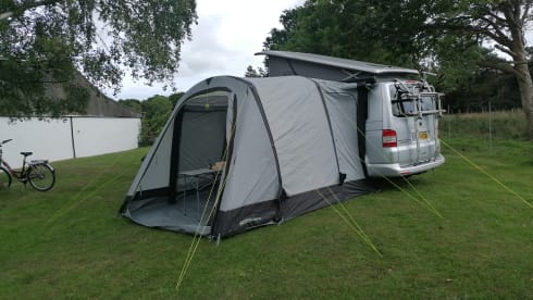 Automatic VW 4 seater campervan - ready to go exploring