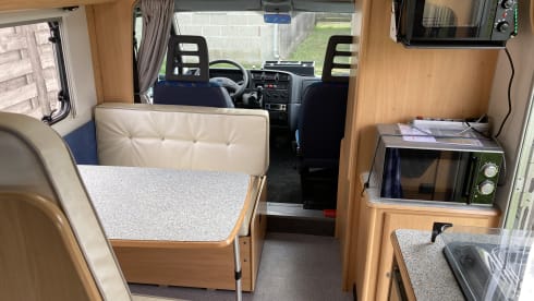 Comfortable 4p Dethleffs camper - 2001