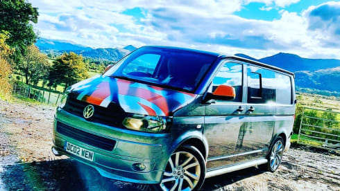 Arnold – "Arnie" T5 Volkswagen 2 Birth Campervan (5 Seater Fully Insured)