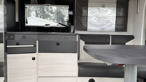 170 PK automaat – very nice, extra spacious, all seasons, 4p semi-integrated 2022, automatic