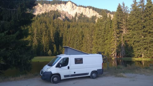 Levie – 2p Unique camper bus from 2013