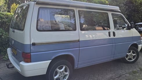 De blauwe reiziger – 4p Volkswagen campervan from 1993