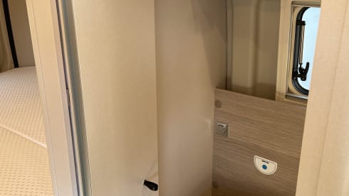 The MAD Van – Pop-up 4p Bürstner campervan uit 2023
