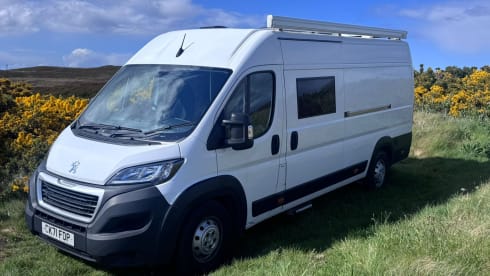 Zoe – Luxury 5 Birth Camper