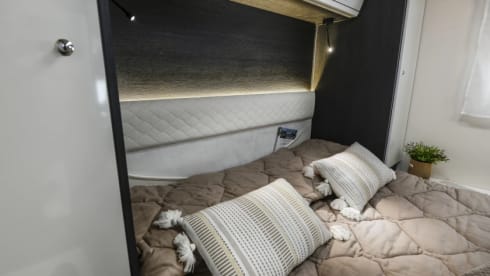L2R – Comfort 2-4 berth, free WiFi & insurance 