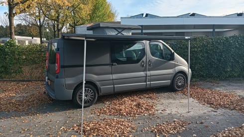 2p Renault bus uit 2010