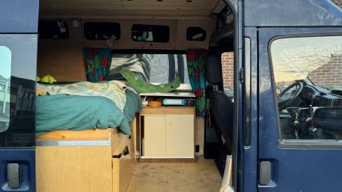 Rendang – Off-Grid Ford Bus Camper - 2p. - for real adventurers