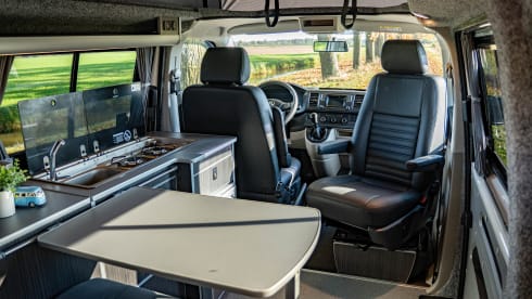 Volkswagen T5 Camperbus 4 persons 