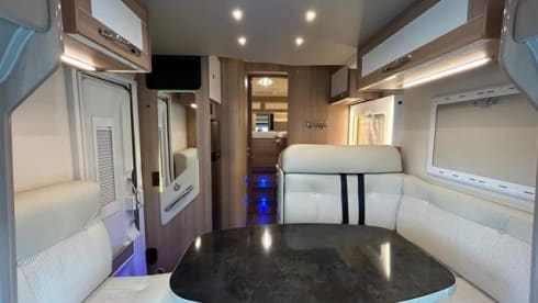 Collector Deluxe – 4p Fiat semi-integrated from 2020